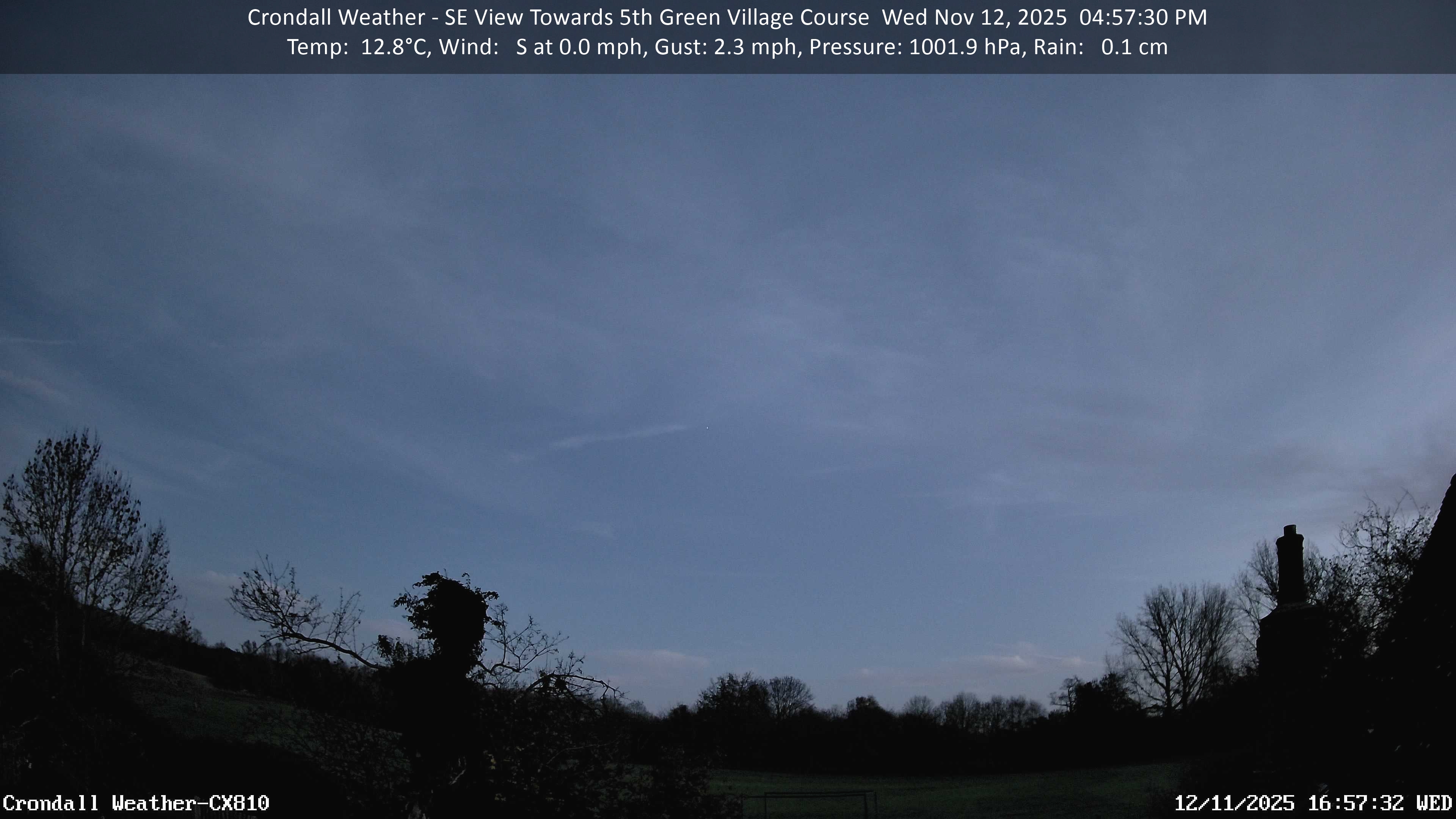 Crondallweather Webcam - View over 4 acre Meadow towards 5th Green Oak Park Village Golf Course